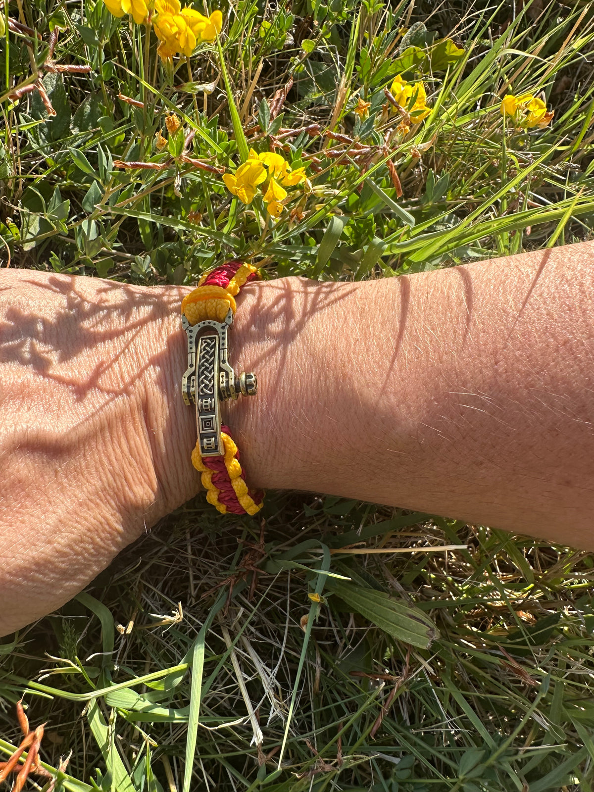 BRACELET EN PARACORD 2MM AVEC MANILLE