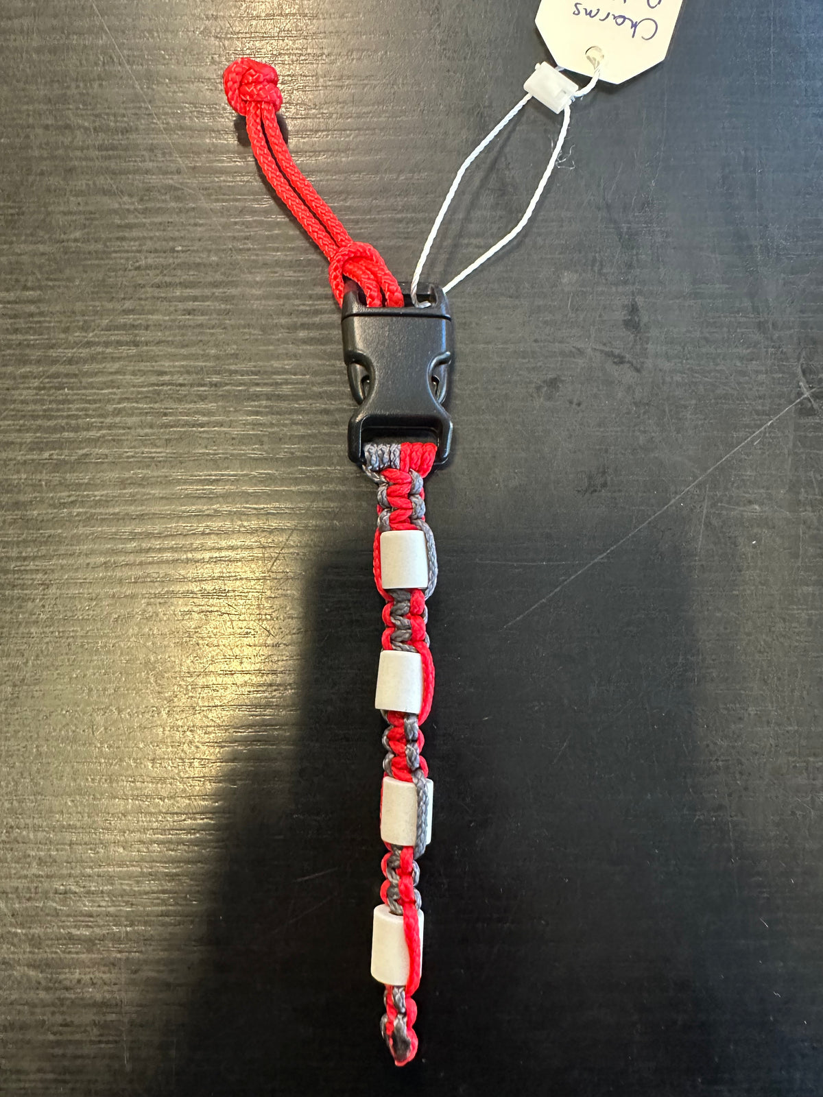 CHARMS ANTI-TIQUES ROUGE ET GRIS CHARBON