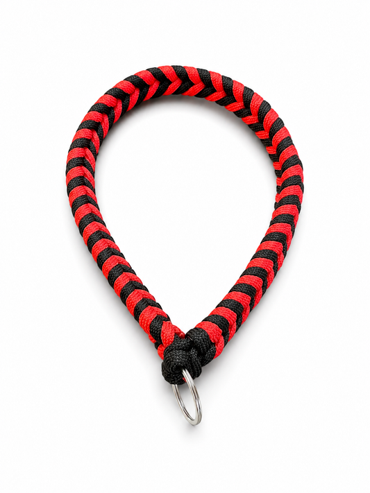 POIGNÉE EN PARACORD AVEC ANNEAU - POLYVALENTE ET PERSONNALISABLE