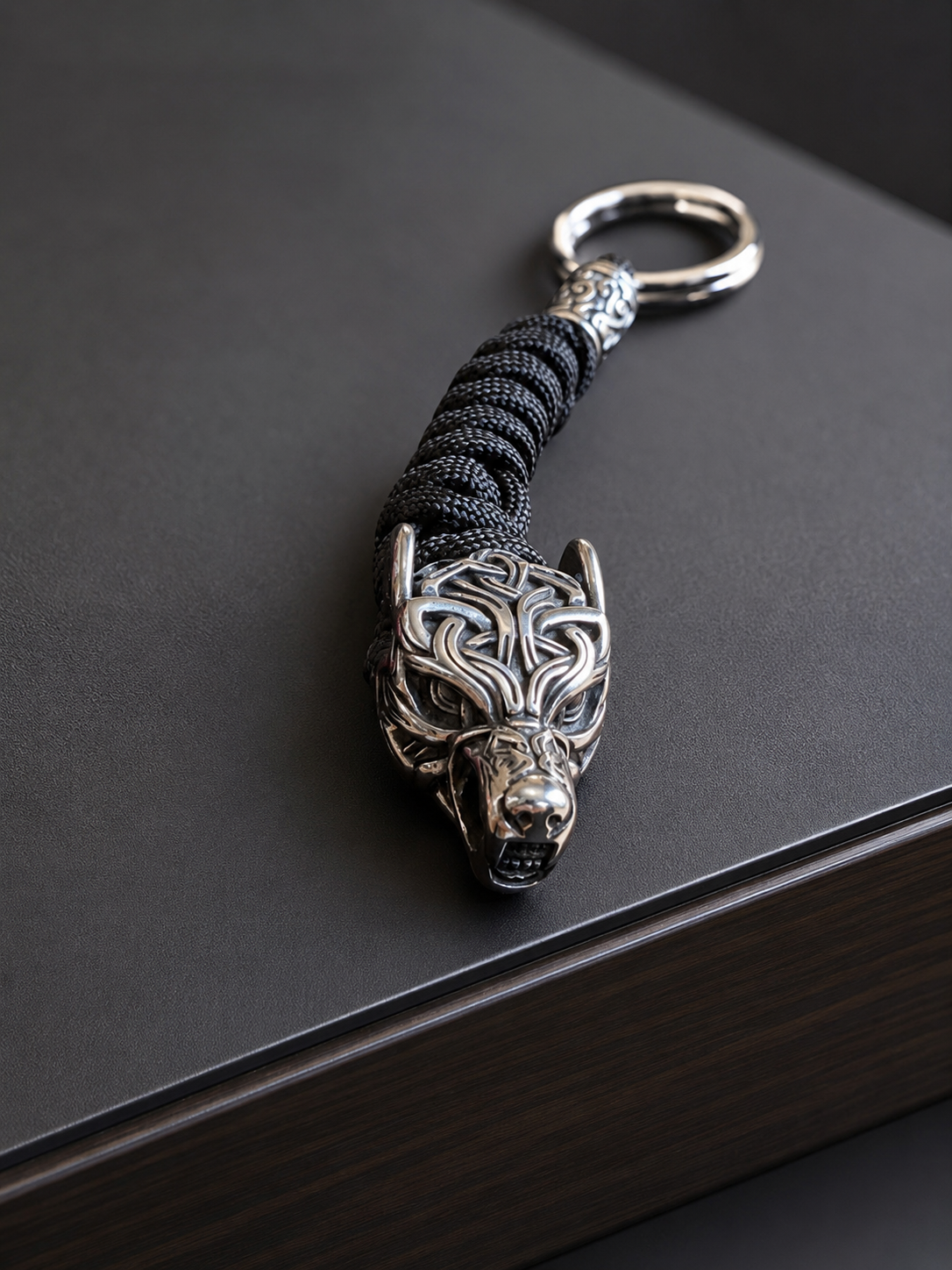 PORTE-CLÉ PARACORD - TÊTE DE LOUP VIKING