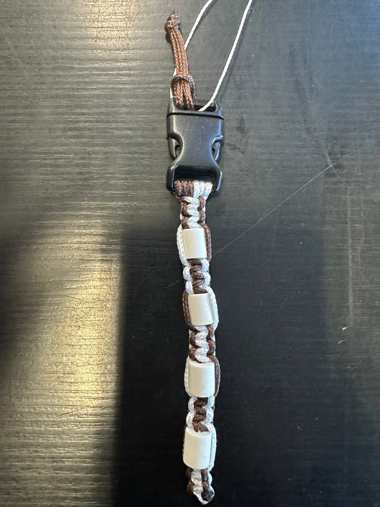 CHARMS ANTI-TIQUES BLANC ET MARRON